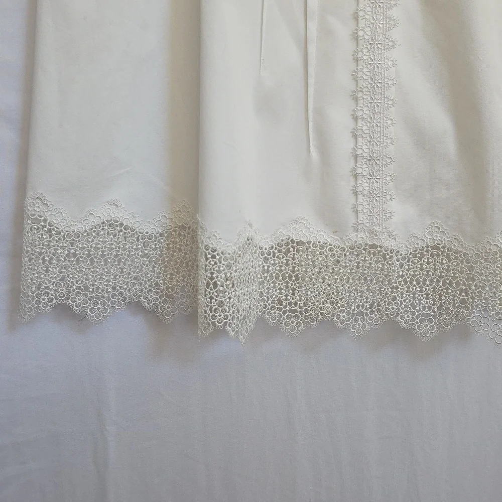 Elie Tahari White Dress w/Lace, Sequins, Rhinestones & Bead Accents. Size 2 - Picture 11 of 13